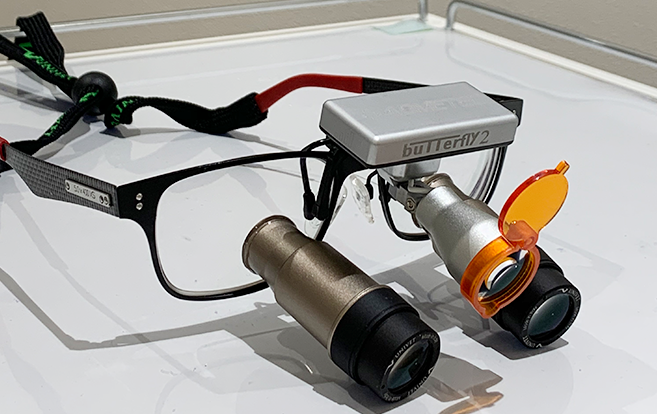 歯科用拡大ルーペ+専用LEDライト